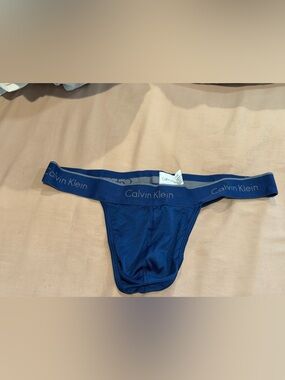 Calvin Klein Y back thong
